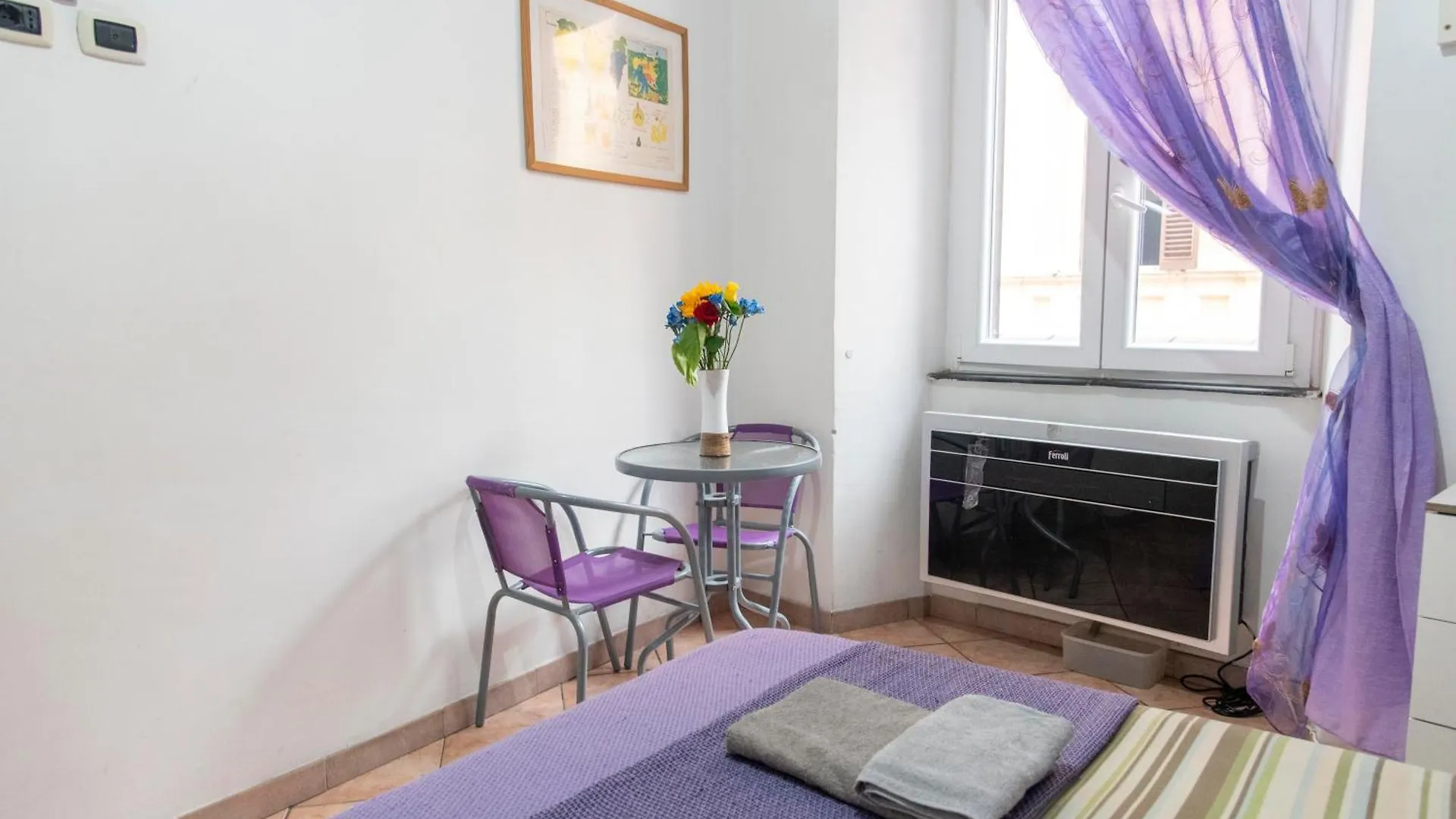 *** Guest house Fruitroom Rome Italy