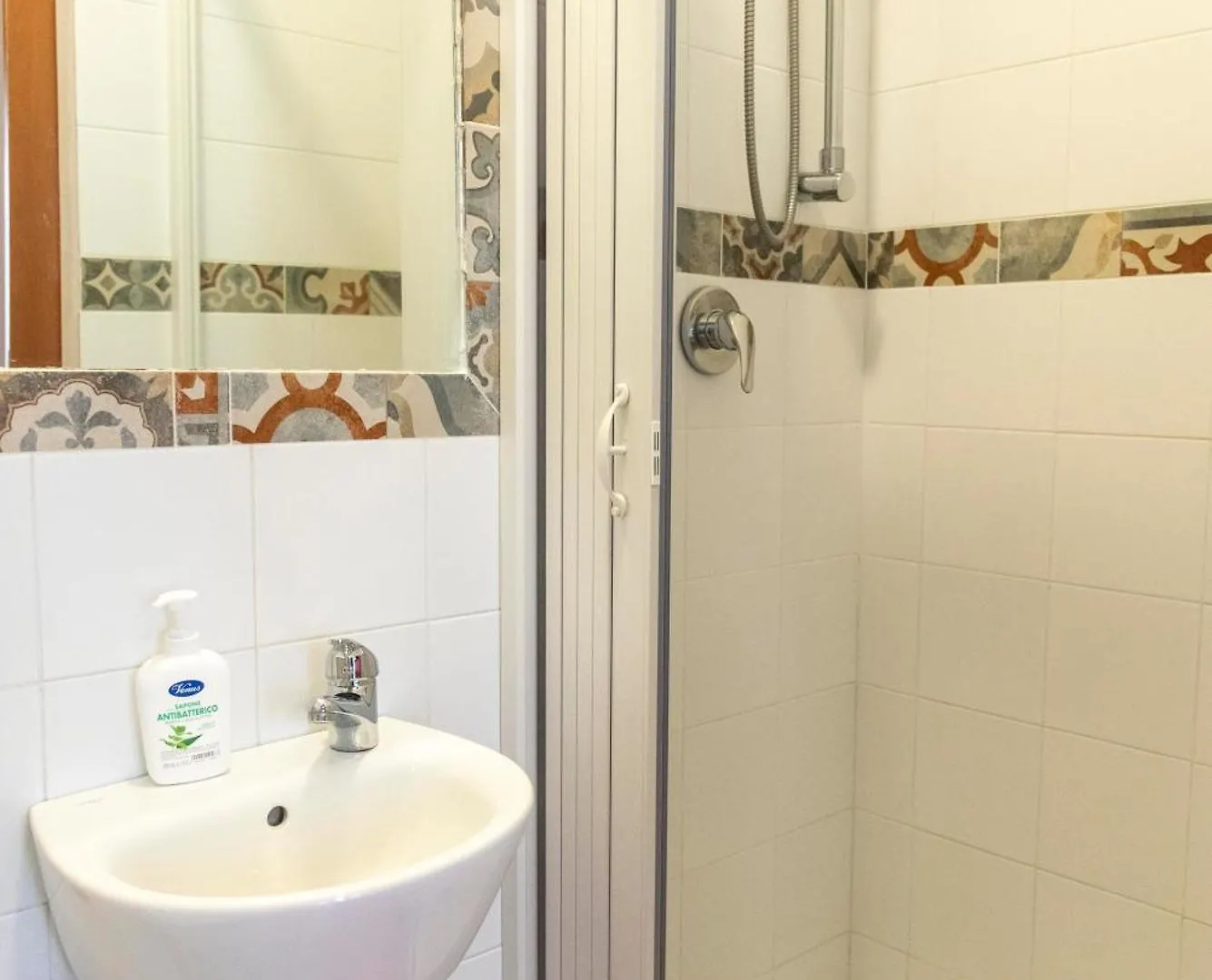 Fruitroom Rome Guest house