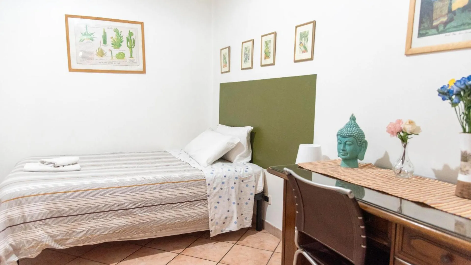 *** Guest house Fruitroom Rome Italy