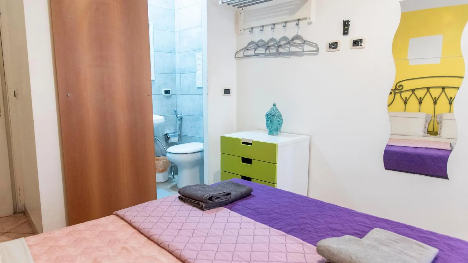 Fruitroom Rome Guest house