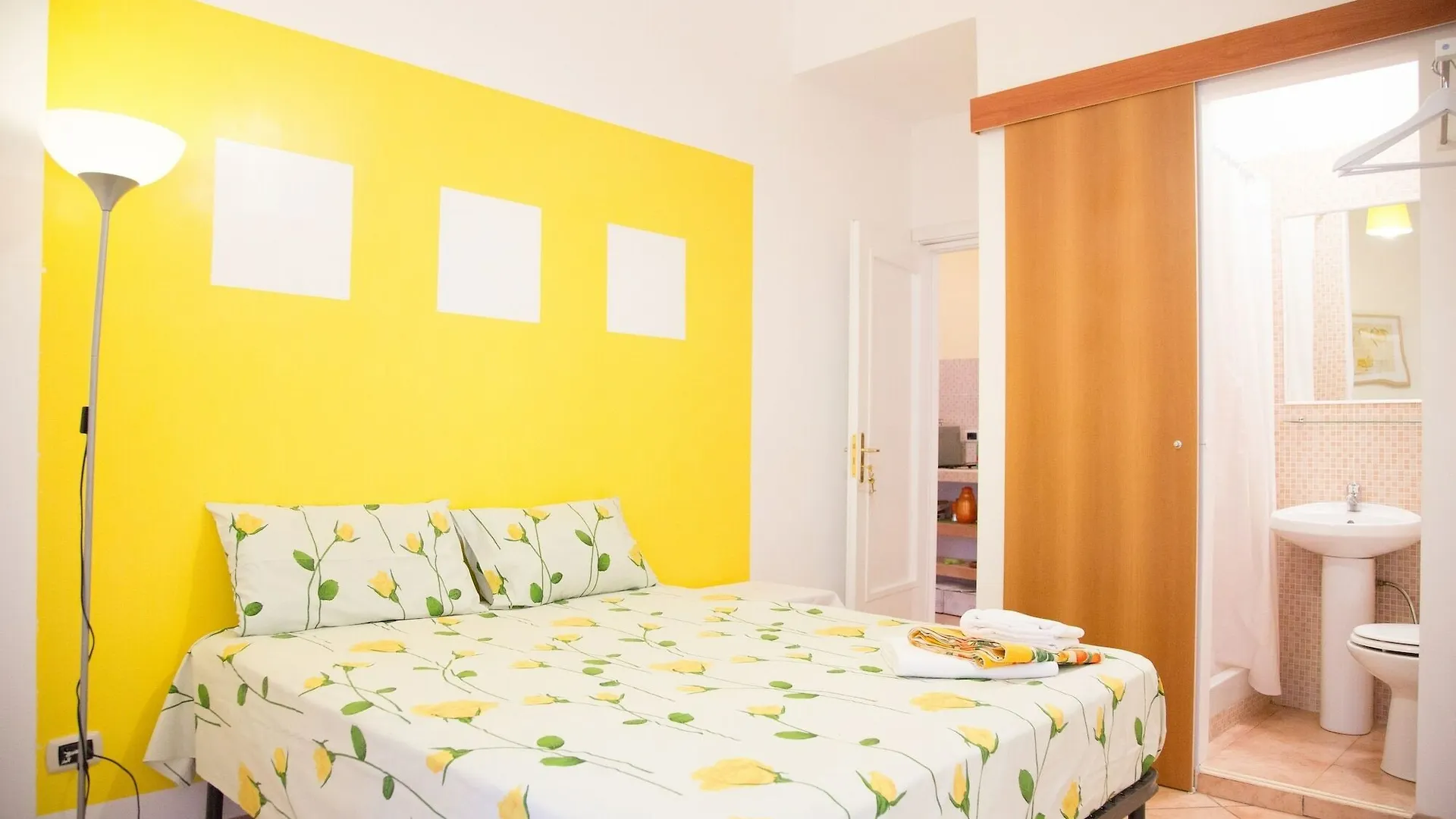 Fruitroom Rome Guest house